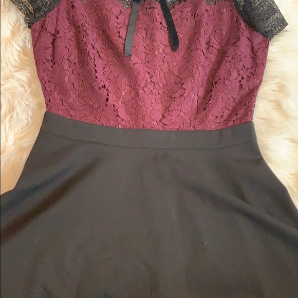 Elle Lacey Collared Midi Dress - Picture 7 of 8